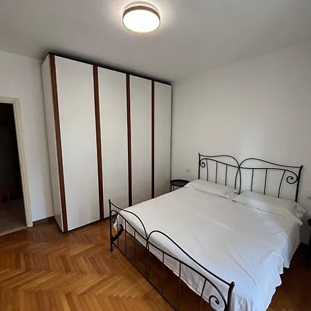 Διαμέρισμα Side And View - New Bright